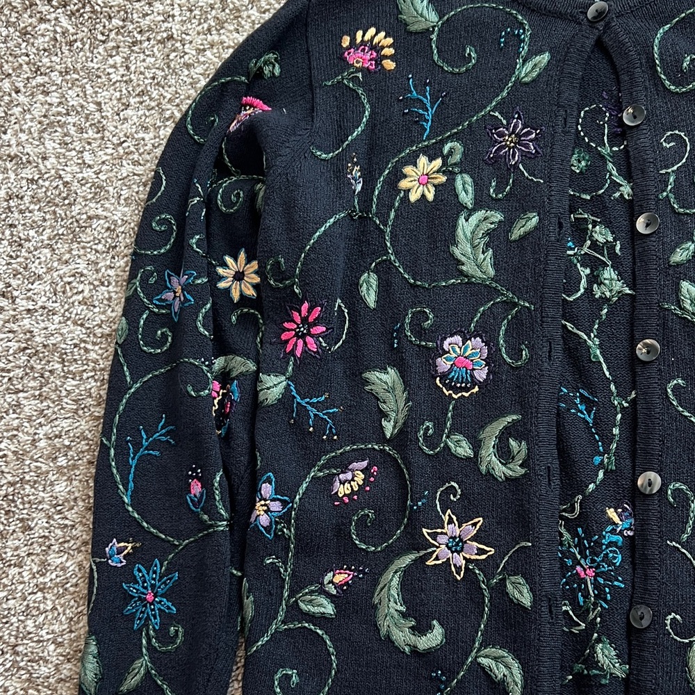 Vintage Talbots Black Sweater with Stunning Floral Embroidery & Beading! Size M - Picture 3 of 10